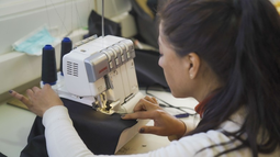 Oportunidad para aprender costura y uso de maquinas de coser sin tener conocimientos previos.