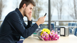 ¿Amor o compañía? Cuando el miedo a la soledad mantiene viva una relación vacía