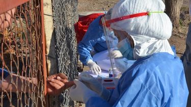 Bloquean un nuevo barrio en Santa Lucía por un posible caso positivo de COVID-19