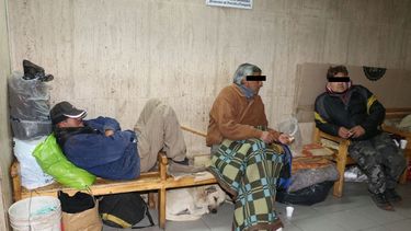 Denuncian que indigentes tienen sexo en el cajero automático de la Terminal