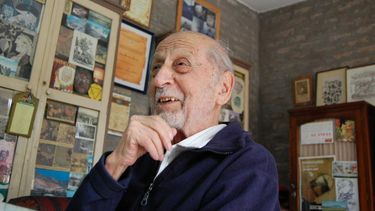 Al final, Atisbos no fue el último libro de Jorge Leonidas Escudero
