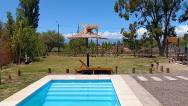 Las tendencias y precios de cabañas con pileta para celebrar Navidad y Año Nuevo en San Juan.