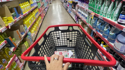 La inflación desaceleró a 2,6% en abril y acumuló 32,4% en los últimos doce meses La inflación desaceleró a 2,6% en abril y acumuló 32,4% en los últimos doce meses