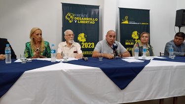 ADN y Cruzada presentaron frente libertario en San Juan, con dardos a Orrego y Vallejos ADN y Cruzada presentaron frente libertario en San Juan, con dardos a Orrego y Vallejos
