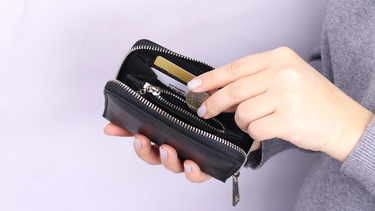 Prohíben llevar una tarjeta en la billetera: ¿de cuál se trata y por qué?