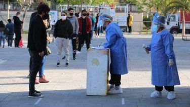 Testean al personal de Salud que trabaja en el Cívico por dos casos detectados Testean al personal de Salud que trabaja en el Cívico por dos casos detectados