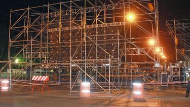 Atención automovilistas, corte de calle por el armado de un escenario