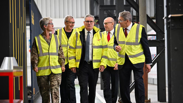 El primer ministro inglés dijo que su país debe prepararse para una guerra con Rusia