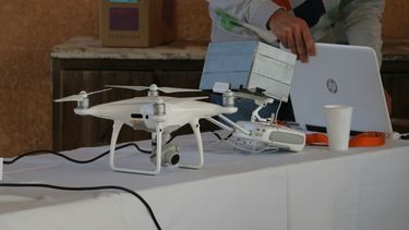 Droneros se agrupan para trabajar dentro de la ley