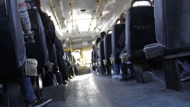 La gente viaja menos en colectivo