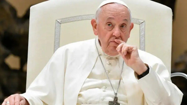 Experto que ya operó al papa Francisco lanzó un pronóstico sombrío