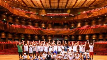 Cientos de chicos de las colonias conocerán el Teatro del Bicentenario