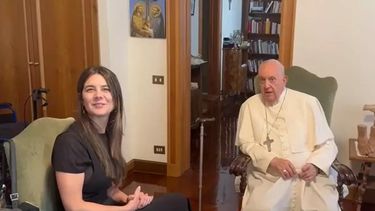 El papa Francisco se reunió con una víctima de Astiz y habló tras la polémica foto en Ezeiza