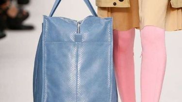 Bolsos híper gigantes, la última extravagancia