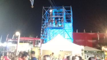 Video: nos tiramos de la tirolesa para que vivas la experiencia