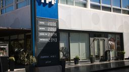 En una semana, todos los precios de los combustibles en YPF superaron la barrera de los $2.000 en San Juan En una semana, todos los precios de los combustibles en YPF superaron la barrera de los $2.000 en San Juan