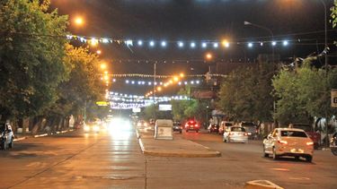 Así se ve la Ignacio de la Roza iluminada y lista para el Carrusel