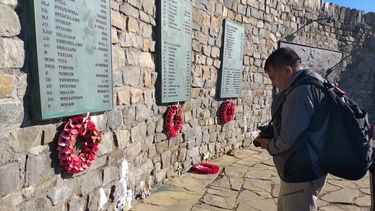 Día Cinco: la pista, la cueva de zorro y un rezo para los ingleses