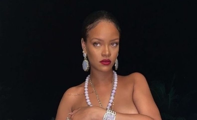 Indignación por una polémica foto de Rihanna: poca ropa y religión, mala  combinación