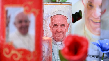 Son innumerables las muestras de afecto de los fieles para con el Papa Francisco.