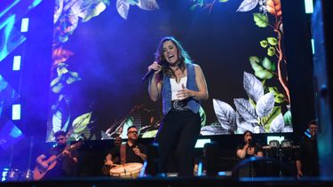 Cerca de 20 mil personas estuvieron presentes en el arranque de la Fiesta de Santa Lucía, con La Sole como plato fuerte