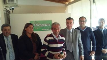 Martín distinguió a empleados en su día