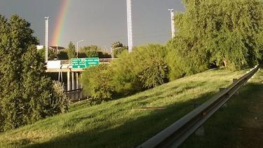 Después de la lluvia un arcoiris decoró el cielo sanjuanino