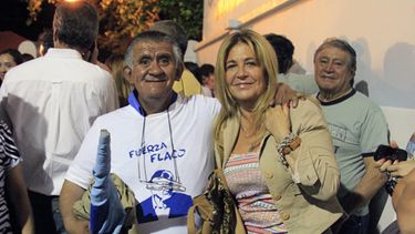 Con salón vacío, sin marchita y mucho “Fuerza Flaco”