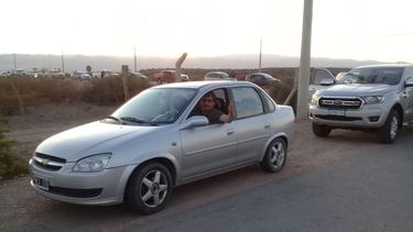 Los turistas chilenos han armado una larga fila en el ingreso del Paso de Agua Negra.