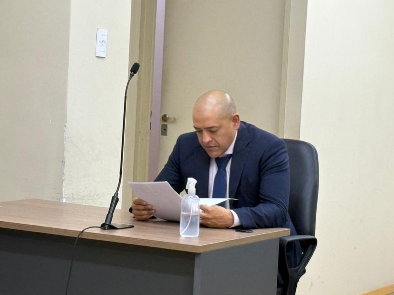 Defensor particular Jorge Olivera Legleu.