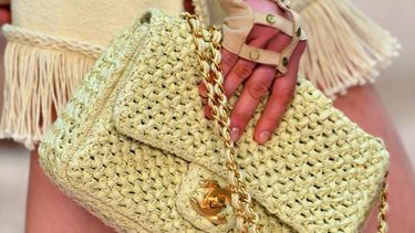 Carteras tipo cesta: rústica y chic, brillará este verano