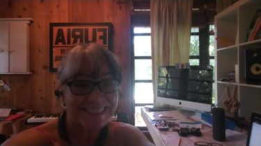 La historia de la locutora sanjuanina que trabaja para que ganen los demócratas en Estados Unidos