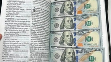 Confiscaron biblias llenas de dólares que iban a Miami