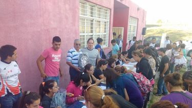 Solo por hoy se entregan los kits escolares en Rawson