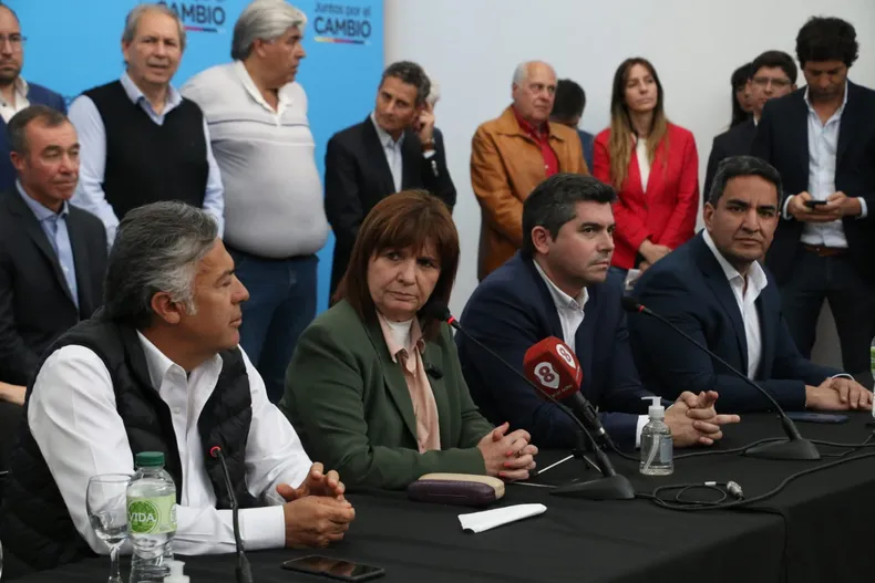 Patricia Bullrich junto a Alfredo Cornejo, Marcelo Orrego y Enzo Cornejo durante su última visita a San Juan