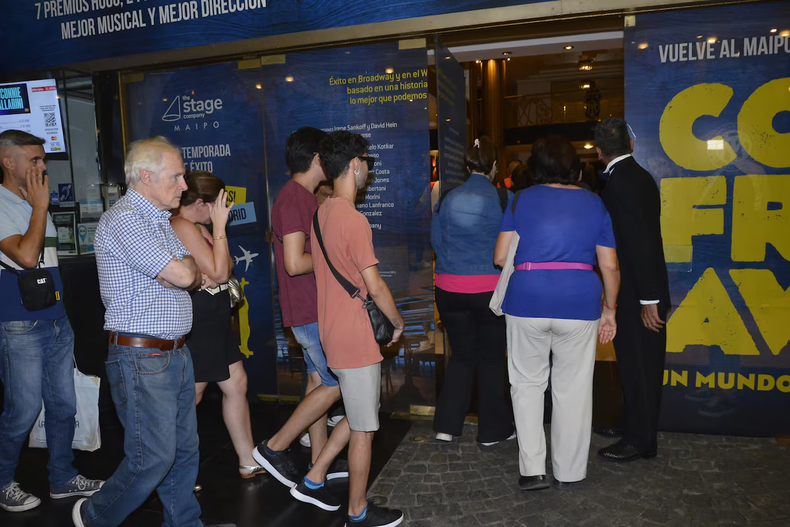 Familiares y amigos dijeron presente en el velatorio de Antonio Gasalla Familiares y amigos dijeron presente en el velatorio de Antonio Gasalla