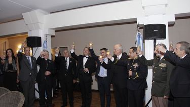 Gala del Bicentenario de la Independencia en el Club Social