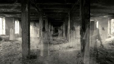 Sombras, voces y apariciones: los aterradores episodios que vive un sanjuanino en su casa