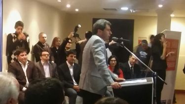 Uñac quiere ayudar a los jóvenes con mejor educación