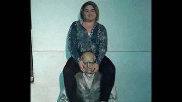 Un día como hoy pero hace diez años, una mujer se subía a cococho de Sarmiento y generaba repudio en redes