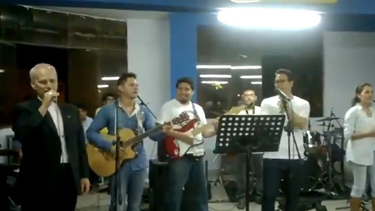 El papa León cantó villancicos en Perú y el momento se volvió viral tras su designación