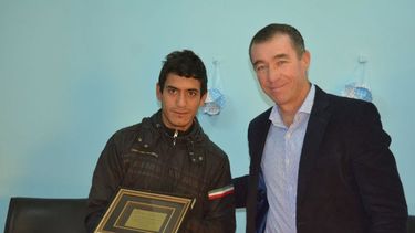 Martín reconoció al empleado héroe: ayudó a una familia a sofocar un incendio