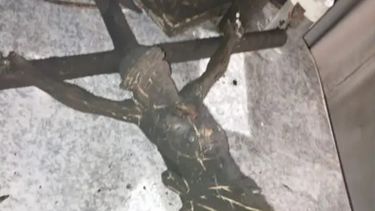 Se incendió la casa del padre Rómulo Cámpora sin explicación y culpó a las fuerzas del mal