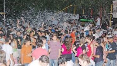 Participá y ganá entradas para el carnaval del Centro Valenciano