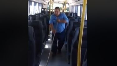 Después del baile del albañil, llegó el colectivero danzante