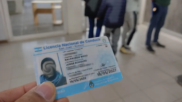 EMICAR explicó por qué no hay plásticos para los carnets de conducir en San Juan e informaron cuándo creen que se regularizará la situación. EMICAR explicó por qué no hay plásticos para los carnets de conducir en San Juan e informaron cuándo creen que se regularizará la situación.