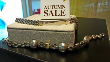 Watch Me: propuesta plata y oro