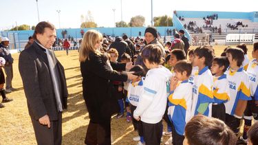 Los chicos se divierten con fútbol, teatro, cine y juegos didácticos