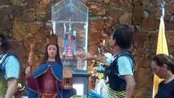 Mogna, el pueblo que resiste, espera para este jueves más de 15 mil personas para la Fiesta de Santa Bárbara Mogna, el pueblo que resiste, espera para este jueves más de 15 mil personas para la Fiesta de Santa Bárbara