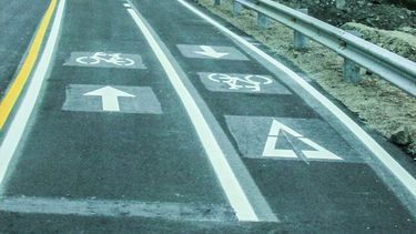 Ciclistas de fiesta: la ruta interlagos tiene una avenida para bicicletas